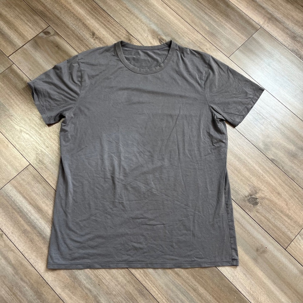 Lululemon Mens 5 Year Basic Tee Gray Short Sleeve T-Shirt Size XL Bin O-24